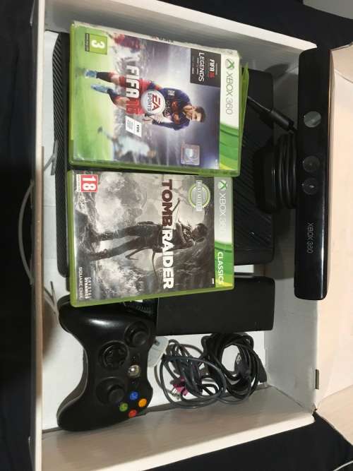 XBOX 350*500GB*1 CONTROLLER*KINET VIDEO*POWER ADAPTER*3 GAMES(FIFA16 & TOMBRAIDER)